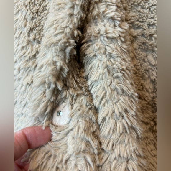 008. Kenneth Cole Faux Fur Coat Tan/Cream Size Small - Picture 5 of 6